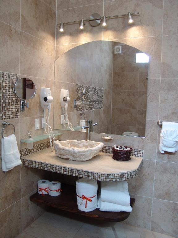 Casa Del Tio Hotel Boutique Альенде Номер фото Bathroom